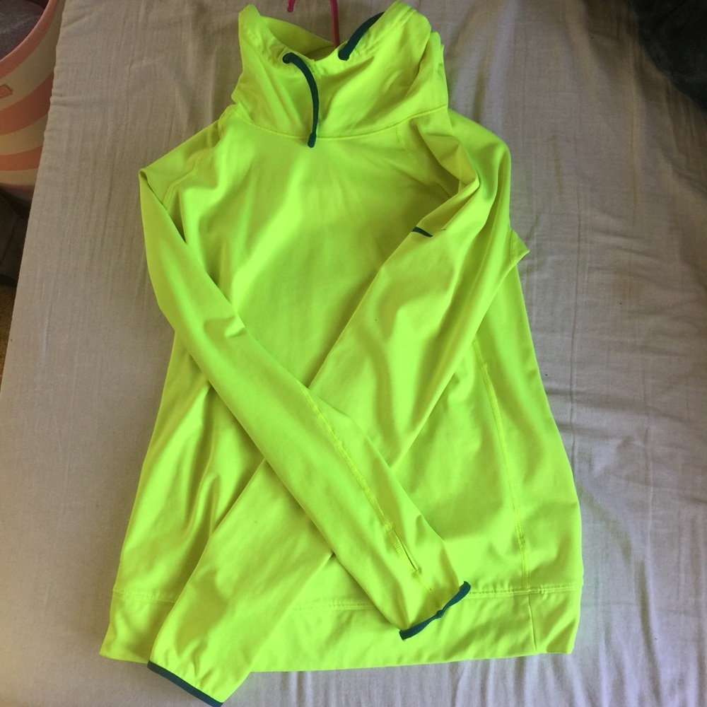 nike dri fit thermal hoodie
